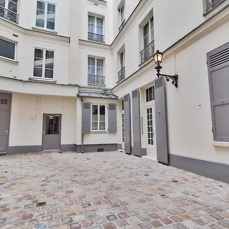Ruhmkorff Apartment